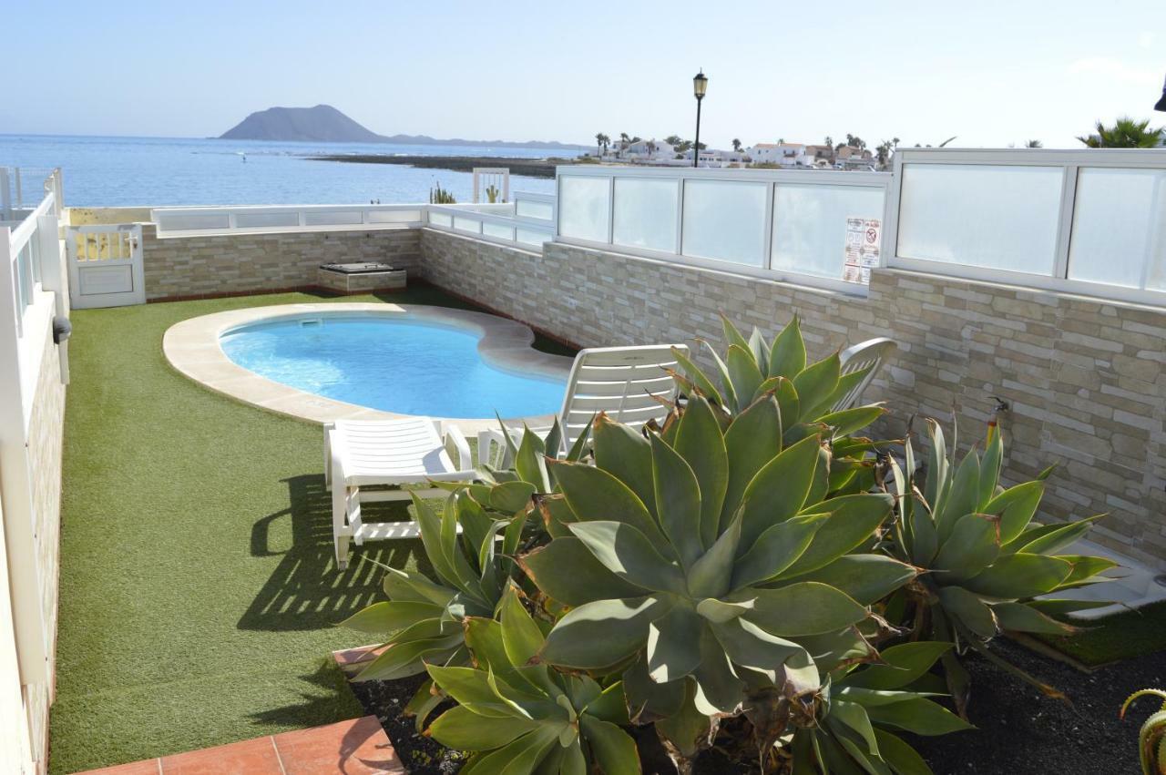 Beach Front Villa Vv คอร์ราเลโฮ ภายนอก รูปภาพ